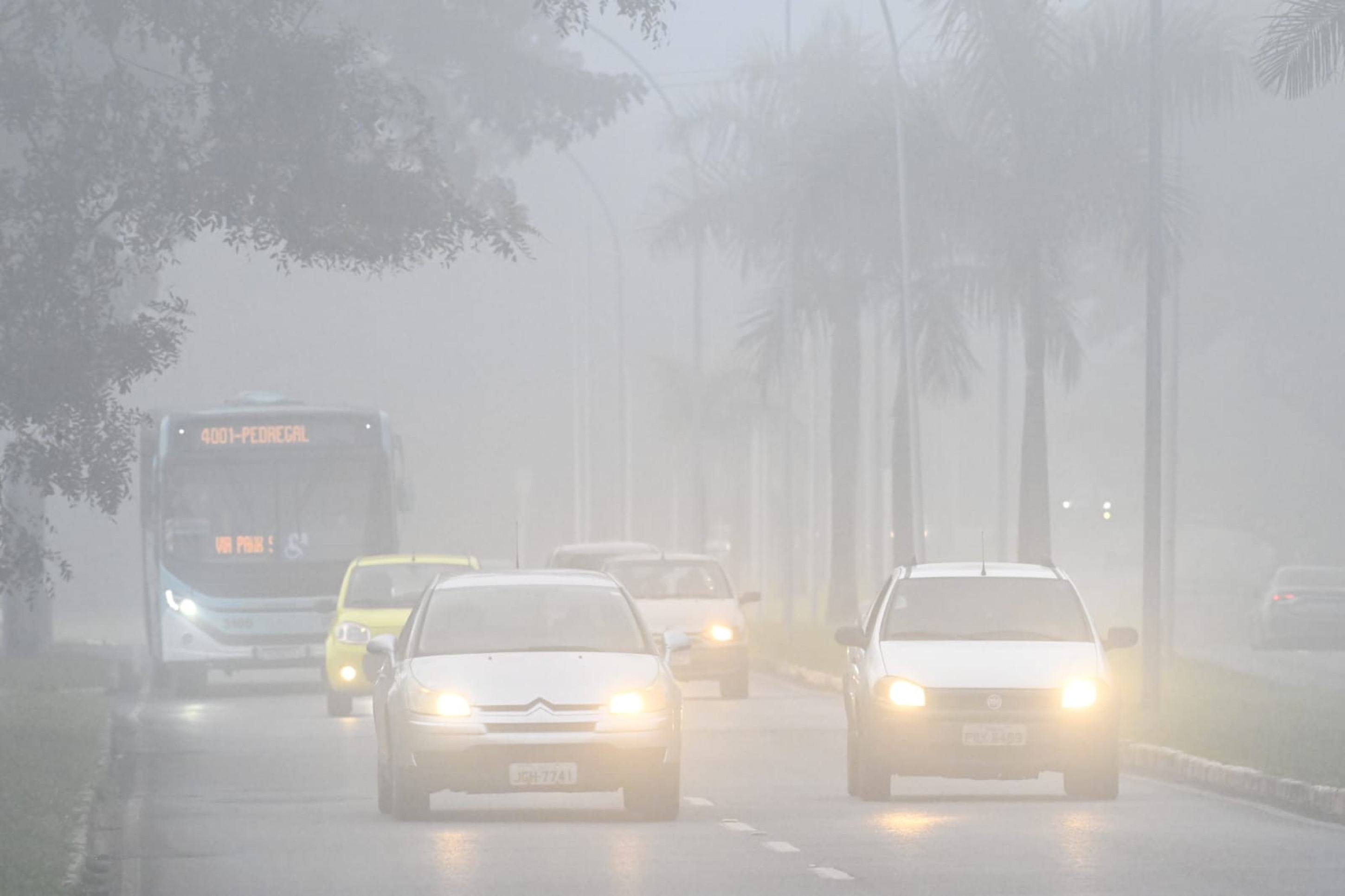 Bom dia, Bras&iacute;lia! Quem levantou cedo atravessou a cidade embaixo de um nevoeiro nesta sexta-feira