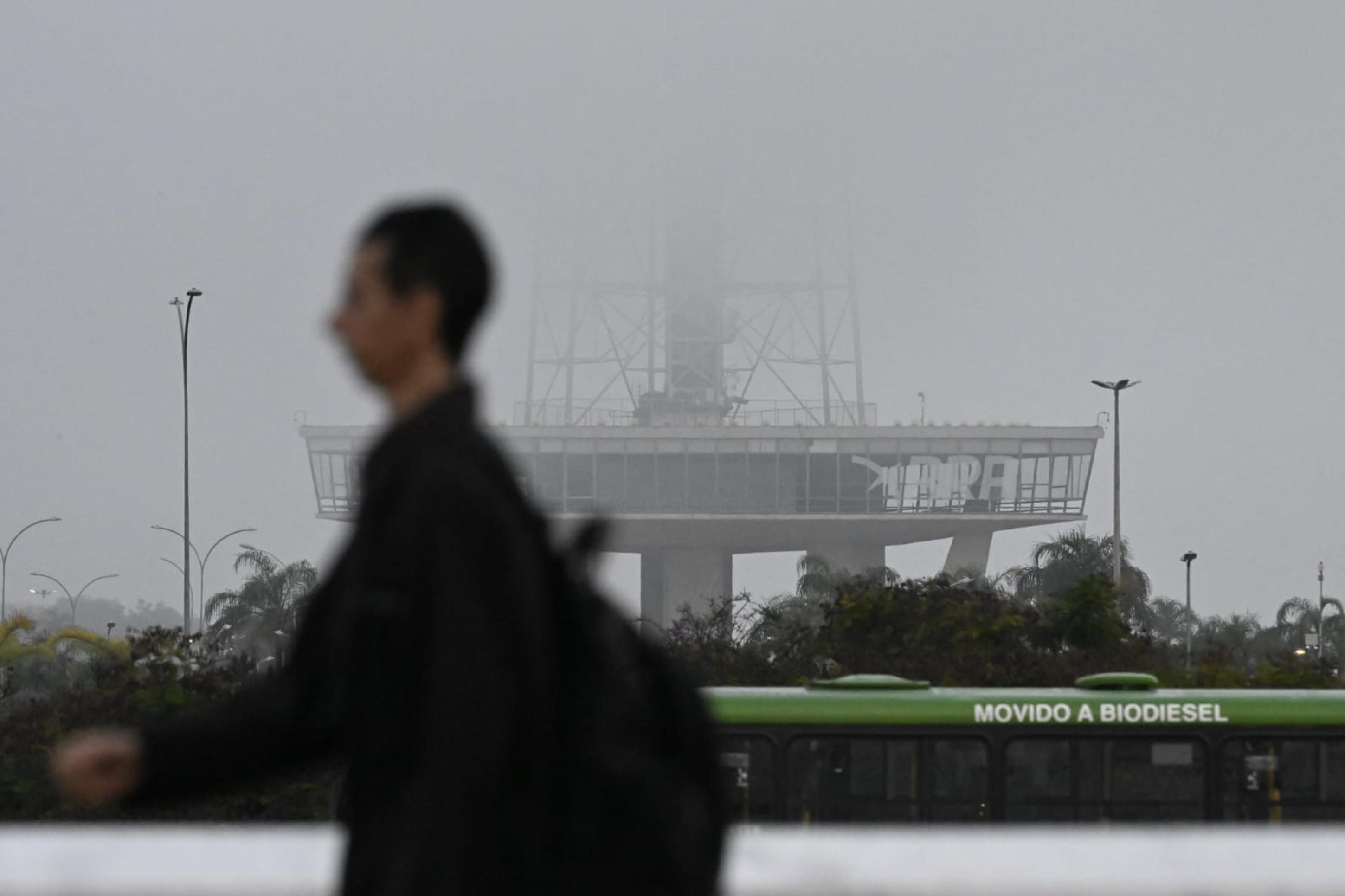 Bom dia, Bras&iacute;lia! Quem levantou cedo atravessou a cidade embaixo de um nevoeiro nesta sexta-feira
