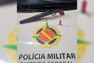 Os homens estavam portando, de forma ilegal, uma arma de fogo -  (crédito: Reprodu&ccedil;&atilde;o/PMDF)