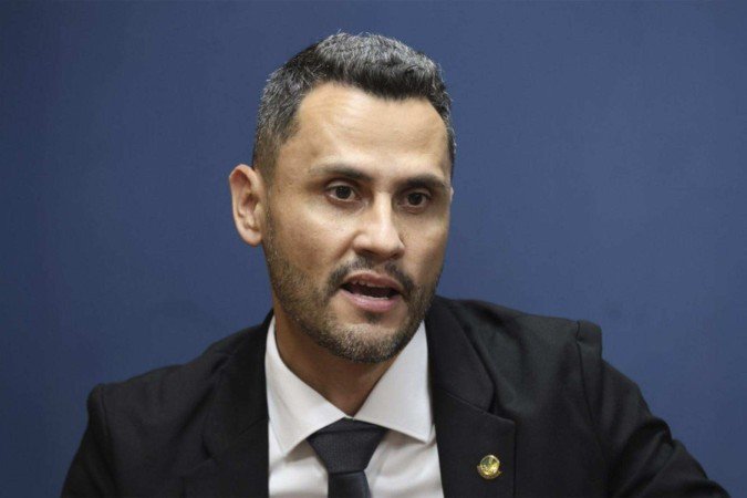 O mistério de Cleitinho e a pressa de Flávio em fechar um palanque em Minas Gerais - (crédito: Foto: Júlio Dutra/Republicanos) O mistério de Cleitinho e a pressa de Flávio em fechar um palanque em Minas Gerais - (crédito: Foto: Júlio Dutra/Republicanos)