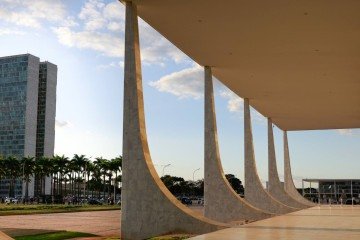 Aprovação de PEC na CCJ impulsiona entendimento de Dino sobre punições a magistrados. Texto precisa passar pelo plenário do Senado antes de ir à Câmara -  (crédito: Andressa Anholete/SCO/STF)