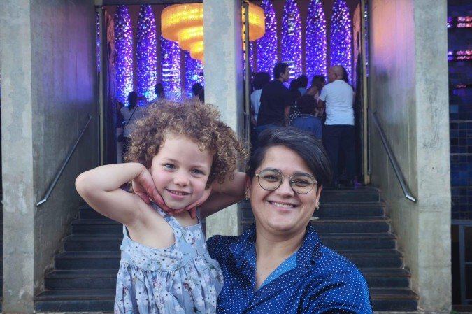 Anne Ignea levou a pequena Helena para apreciar o espet&aacute;culo