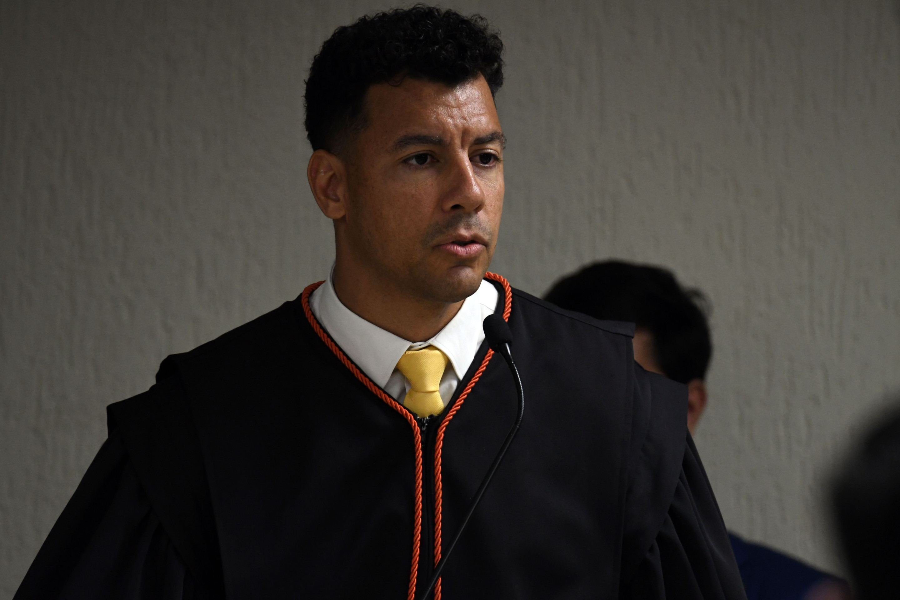  13/04/2026 Cr&eacute;dito: Marcelo Ferreira/CB/D.A Press. Brasil. Bras&iacute;lia - DF -  F&oacute;rum de Planaltina, julgamento da chacina de 2023. Promotor p&uacute;blico Nathan Neto