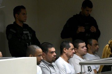 Gideon, o terceiro da esquerda para a direita, e os demais réus - (crédito: Marcelo Ferreira/CB/D.A Press) Gideon, o terceiro da esquerda para a direita, e os demais réus - (crédito: Marcelo Ferreira/CB/D.A Press)