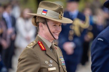 Esta foto divulgada pelas Forças de Defesa da Austrália, tirada em 4 de julho de 2024, mostra a tenente-general Susan Coyle   -  (crédito: HANDOUT / AUSTRALIAN DEFENCE FORCE / AFP)
