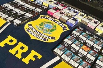 Foram apreendidos 44 cigarros eletrônicos na BR-020 -  (crédito: PRF)