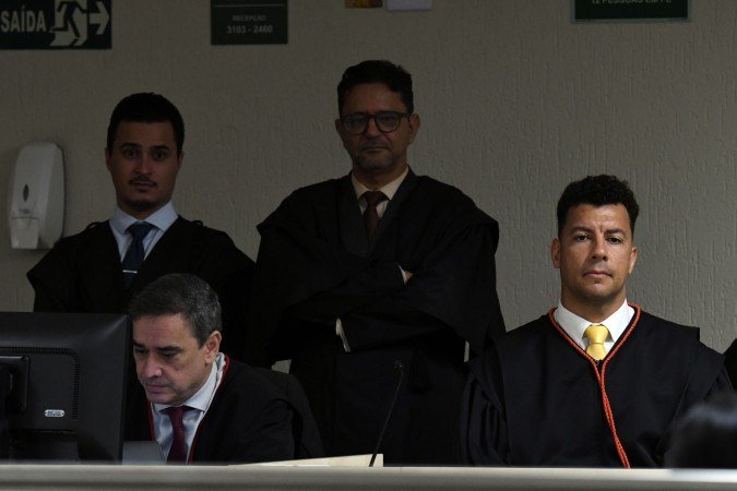 "Provas robustas sustentam penas altas", afirmam promotores sobre réus da chacina
- (crédito: Marcelo Ferreira/CB/D.A Press) "Provas robustas sustentam penas altas", afirmam promotores sobre réus da chacina
- (crédito: Marcelo Ferreira/CB/D.A Press)