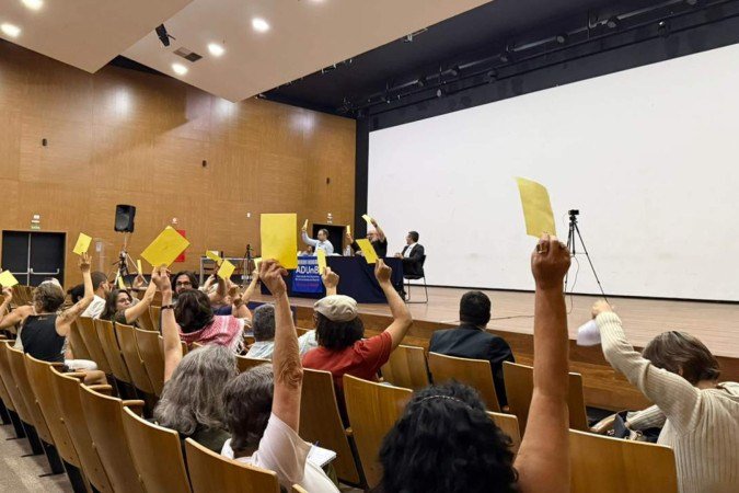 Assembleia realizada pela ADUnB na última sexta (10/4) -  (crédito: Reprodução / ADUnB)