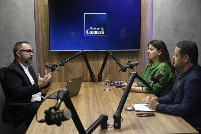 13.04.2026 Carlos Vieira CB/DA Press. Marcelo Tokarski, CEO da NEXUS - Pesquisa e Inteligência de Dados, é o convidado do Podcast do Correio desta segunda-feira, às 11h. Na bancada: Ana Maria Campos e Roberto Fonseca - (crédito: Carlos Vieira CB/DA Press) 13.04.2026 Carlos Vieira CB/DA Press. Marcelo Tokarski, CEO da NEXUS - Pesquisa e Inteligência de Dados, é o convidado do Podcast do Correio desta segunda-feira, às 11h. Na bancada: Ana Maria Campos e Roberto Fonseca - (crédito: Carlos Vieira CB/DA Press)