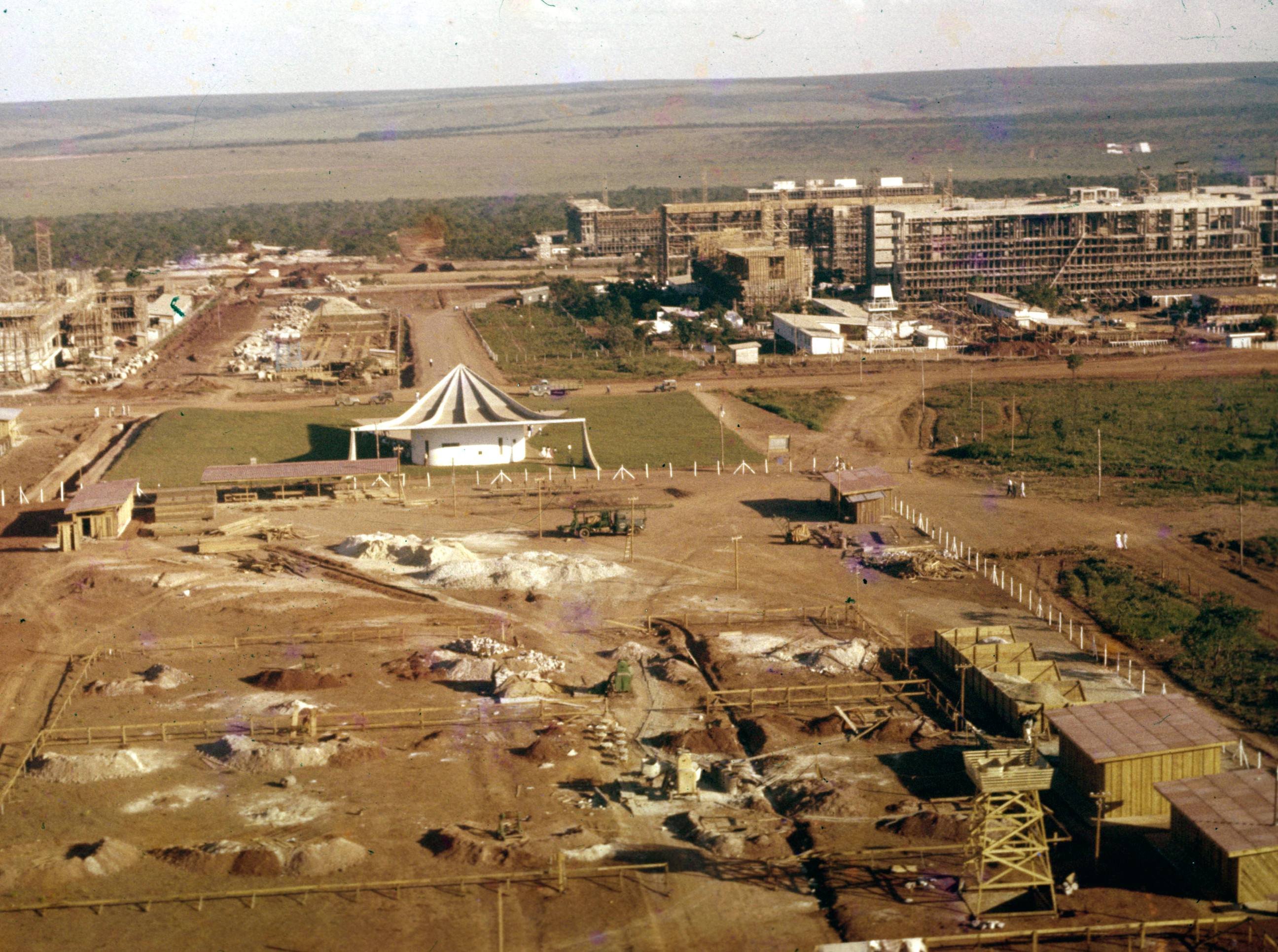Constru&ccedil;&atilde;o da W3 Sul, fotos da Novacap