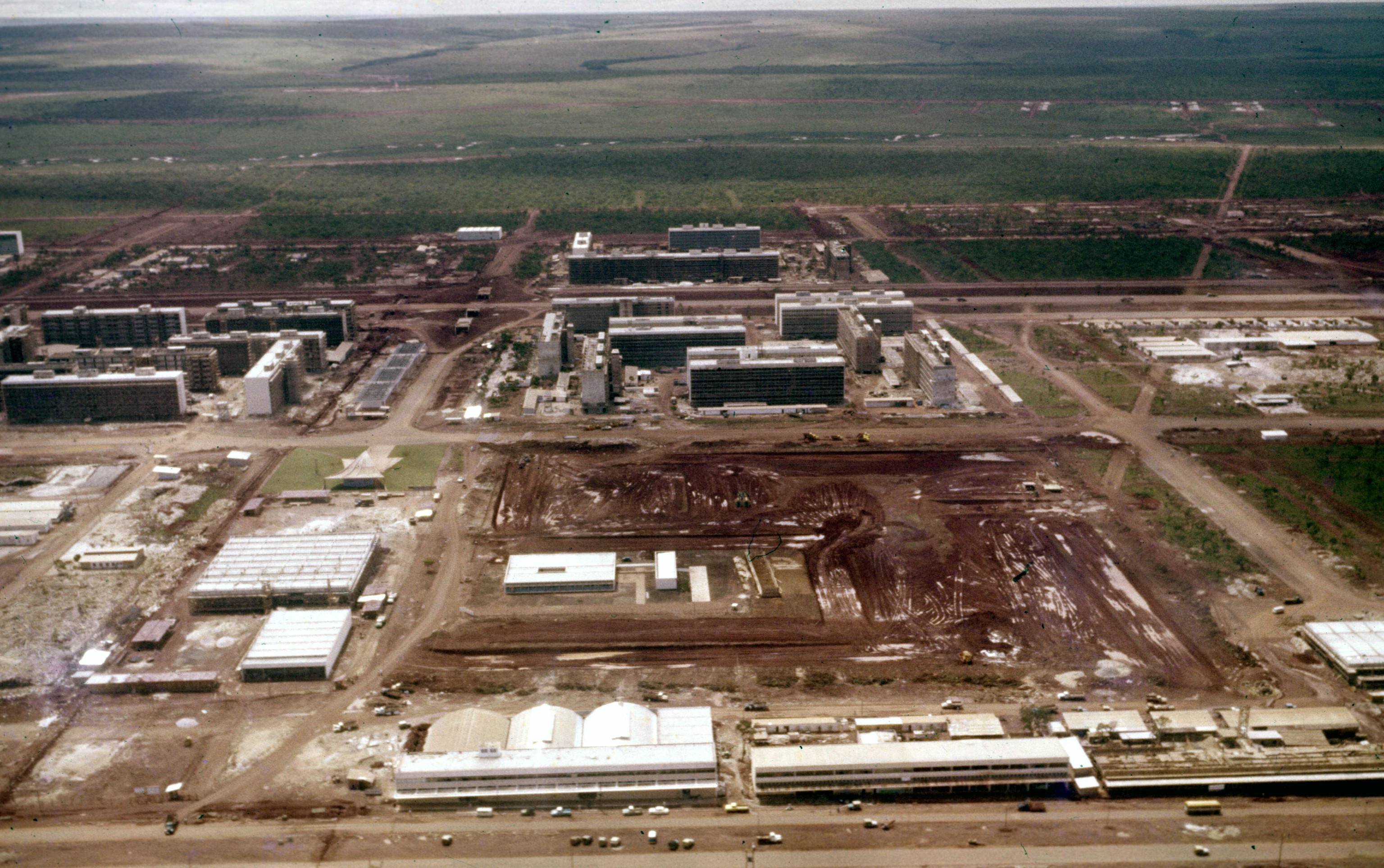 Constru&ccedil;&atilde;o da W3 Sul, fotos da Novacap