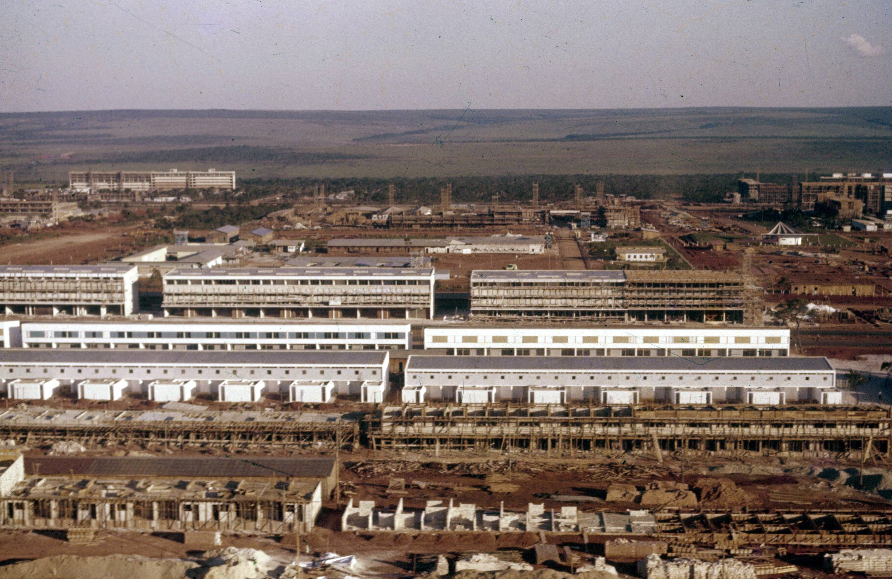 Constru&ccedil;&atilde;o da W3 Sul, fotos da Novacap