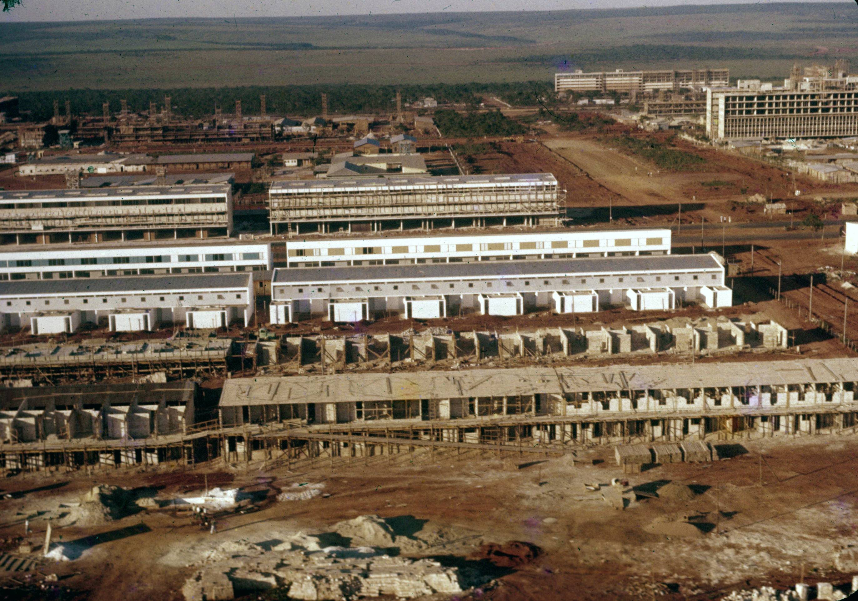 Constru&ccedil;&atilde;o da W3 Sul, fotos da Novacap