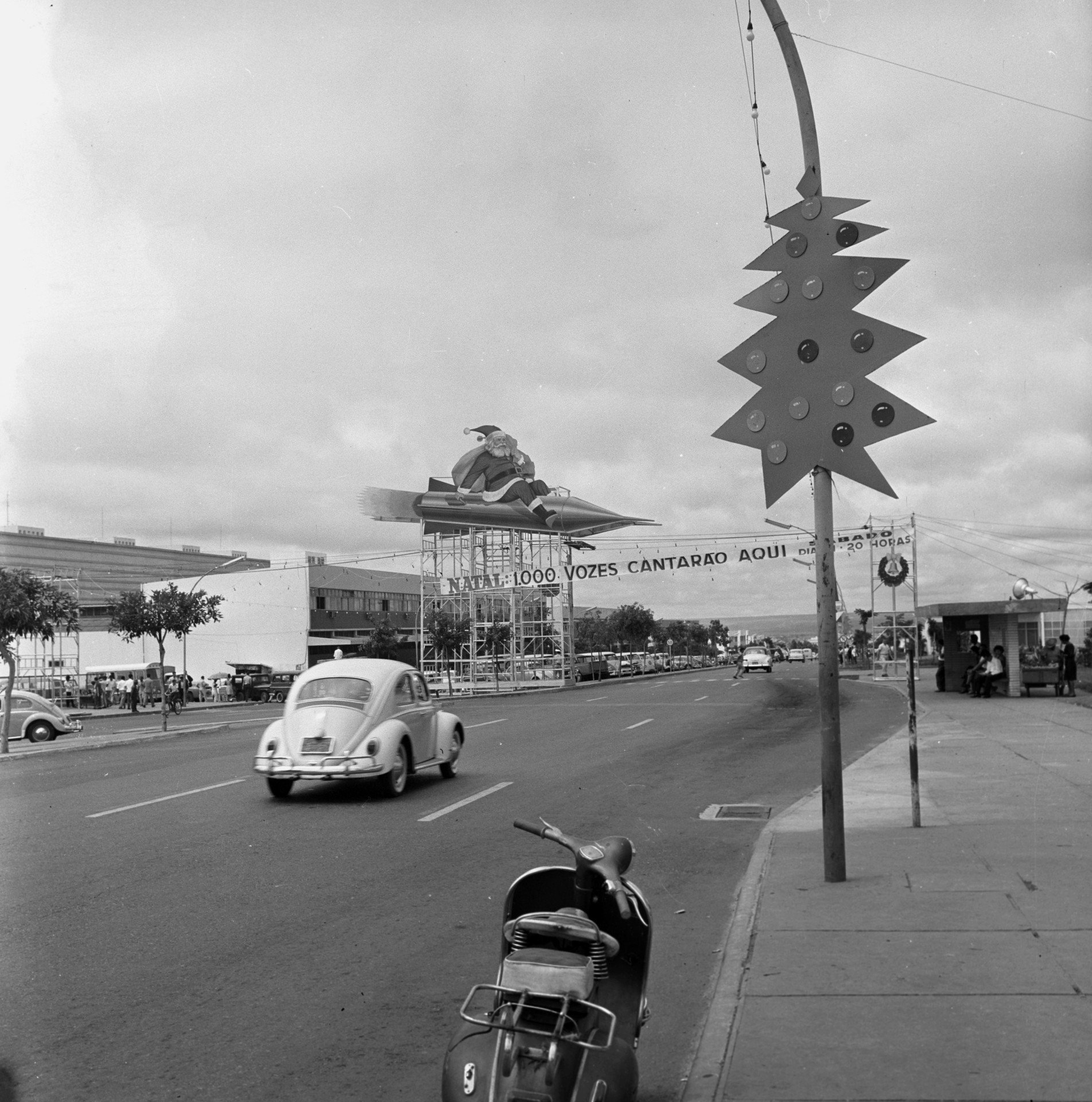 W3 Sul decorada para o Natal, d&eacute;cada de 1960 