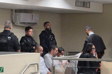 Segundo dia de julgamento de chacina tem previsão de ouvir 10 testemunhas. Na primeira sessão, na segunda-feira (13/4), seis pessoas foram ouvidas pelo Tribunal do Júri. Os depoimentos fazem parte da fase de oitiva do processo - (crédito: Darcianne Diogo/CB/D.A Press) Segundo dia de julgamento de chacina tem previsão de ouvir 10 testemunhas. Na primeira sessão, na segunda-feira (13/4), seis pessoas foram ouvidas pelo Tribunal do Júri. Os depoimentos fazem parte da fase de oitiva do processo - (crédito: Darcianne Diogo/CB/D.A Press)