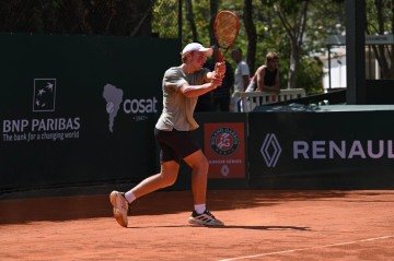 Felipe Mamede estreia nesta quarta-feira no Roland Garros Series Junior, em São Paulo: o torneio vale vaga para o evento no saibro francês -  (crédito:  Guido Bompan/FFT)