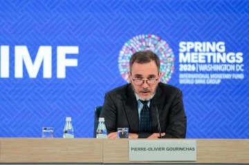 Pierre-Olivier Gourinchas, Diretor do Departamento de Pesquisa do FMI, discursa durante uma apresentação sobre as perspectivas econômicas nas Reuniões de Primavera do FMI e do Grupo Banco Mundial de 2026, em Washington, DC, em 14 de abril de 2026       -  (crédito: KENT NISHIMURA / AFP)