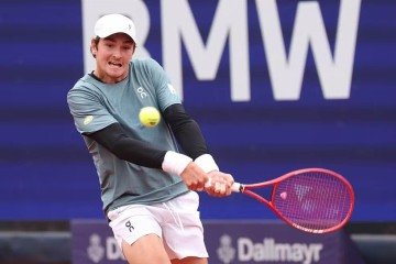 João Fonseca superou mais uma vez o frio de 10ºC de Munique na abertura do ATP 500 - (crédito: Alexander Hassenstein/Getty Images via BMW/ATP500 Munique) João Fonseca superou mais uma vez o frio de 10ºC de Munique na abertura do ATP 500 - (crédito: Alexander Hassenstein/Getty Images via BMW/ATP500 Munique)