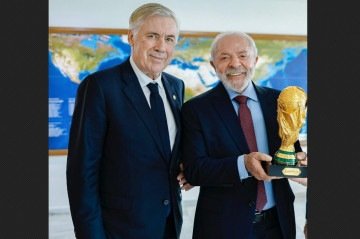 Lula para Ancelotti: 'Eu falei: 'Olha, se ele estiver fisicamente preparado, ele tem futebol'' -  (crédito: Ricardo Stuckert/PR)