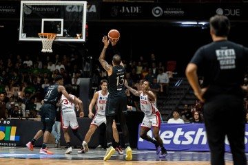 Erros em série no fim do último quarto e na prorrogação custaram caro ao Brasília Basquete no Nilson Nelson -  (crédito: Matheus Maranhão / CAIXA Brasília )