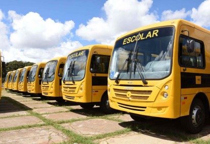 Os novos ônibus entregues fazem parte de uma estratégia para reduzir a evasão escolar e fortalecer a educação nas áreas rurais da região  -  (crédito:  | Foto: Mary Leal, Ascom/SEEDF) -Os novos ônibus entregues fazem parte de uma estratégia para reduzir a evasão escolar e fortalecer a educação nas áreas rurais da região  -  (crédito:  | Foto: Mary Leal, Ascom/SEEDF)