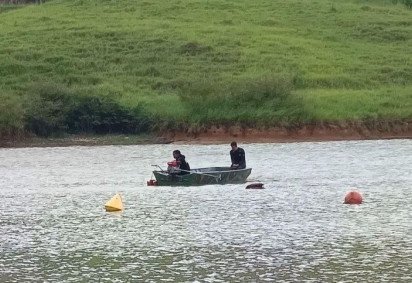 No terceiro dia de buscas, o corpo de um idoso de 71 anos foi encontrado no Rio Gl&oacute;ria pelo Corpo de Bombeiros Militar de Minas Gerais (CBMMG) -  (crédito: Divulga&ccedil;&atilde;o CBMMG)