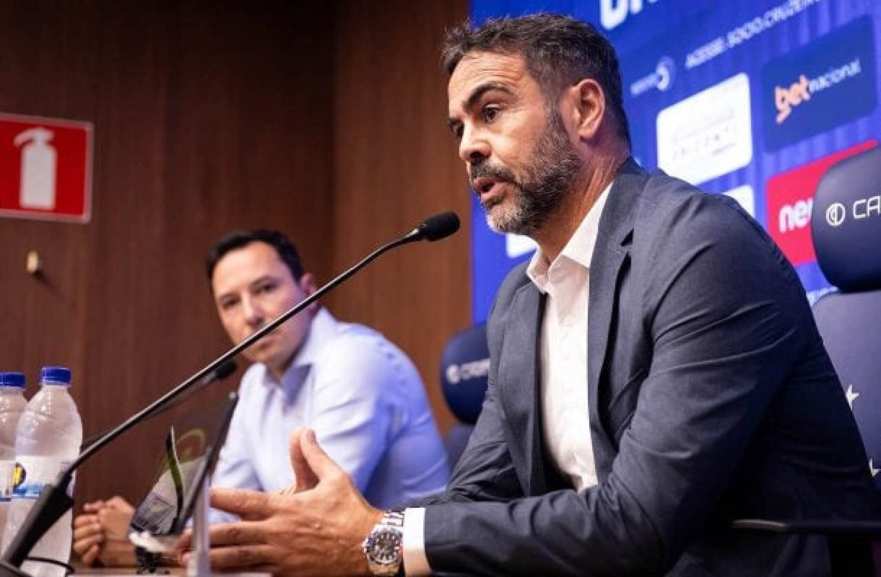 Diretoria amplia confiança no técnico português em seu início no comando do time - (crédito: Foto: Gustavo Aleixo/Cruzeiro) Diretoria amplia confiança no técnico português em seu início no comando do time - (crédito: Foto: Gustavo Aleixo/Cruzeiro)