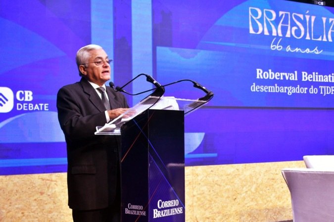 Desembargador Roberval Belinati no evento  