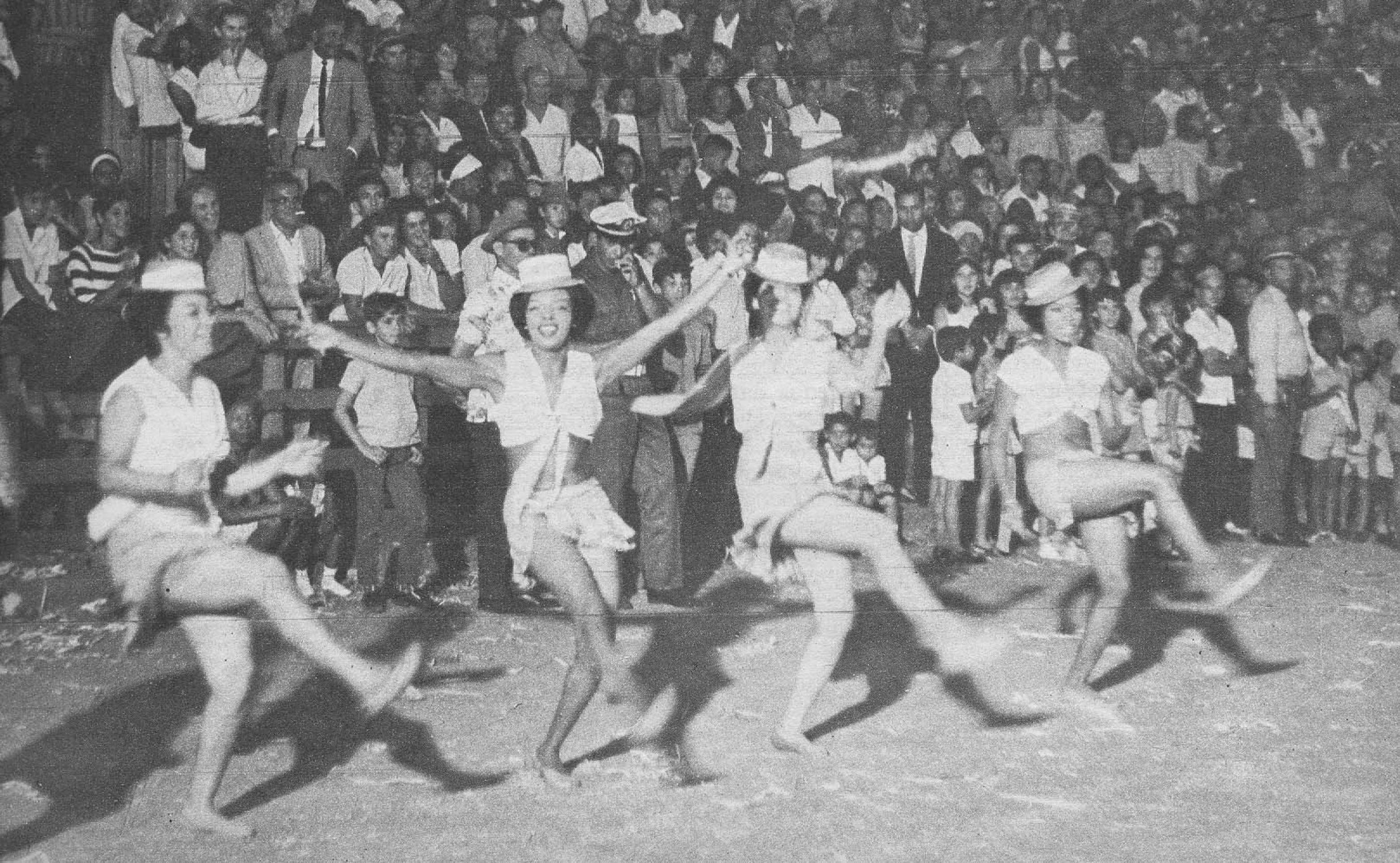 Desfile de Carnaval na avenida W3, em 1967