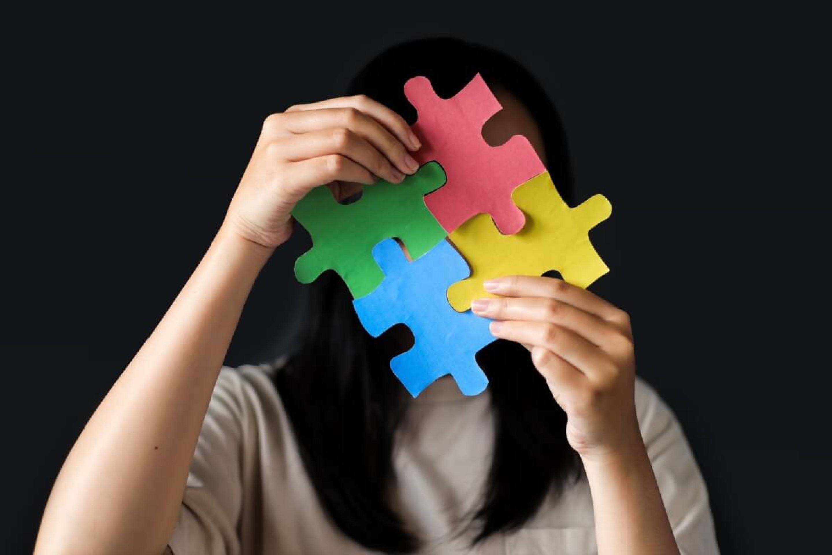 O diagnóstico tardio pode impactar a saúde emocional ao longo da vida (Imagem: StockLab | Shutterstock) - (crédito: EdiCase) O diagnóstico tardio pode impactar a saúde emocional ao longo da vida (Imagem: StockLab | Shutterstock) - (crédito: EdiCase)