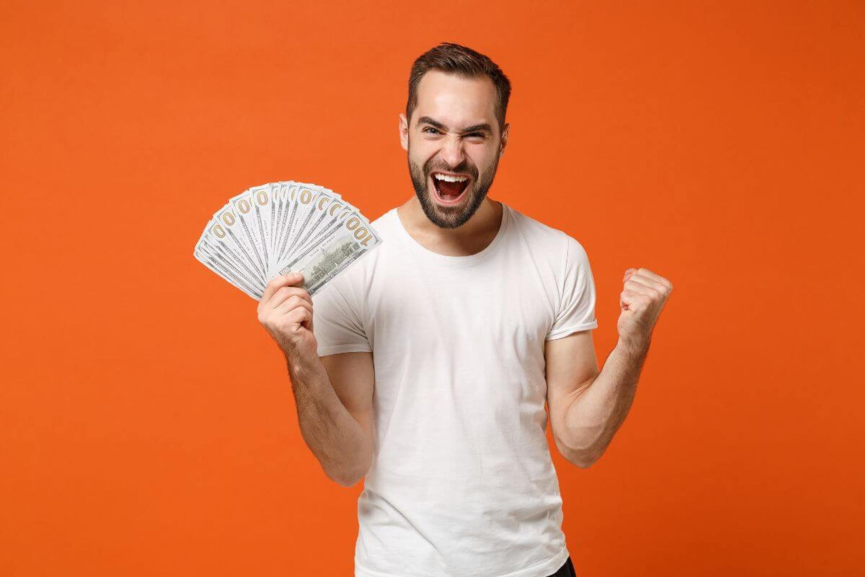 Touro prioriza conquistas que vão além do valor do dinheiro (Imagem: ViDI Studio | Shutterstock)
- (crédito: EdiCase) Touro prioriza conquistas que vão além do valor do dinheiro (Imagem: ViDI Studio | Shutterstock)
- (crédito: EdiCase)