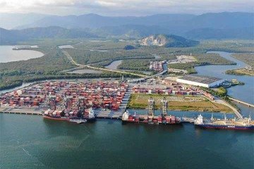 Relação comercial com outros países, como os Estados Unidos, é ponto de divergência entre os candidatos - (crédito: instagram @portodesantosbr) Relação comercial com outros países, como os Estados Unidos, é ponto de divergência entre os candidatos - (crédito: instagram @portodesantosbr)