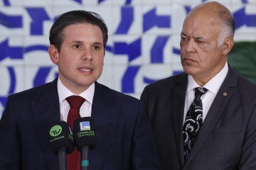 Motta afirma que seguirá análise da redução da jornada 6x1 com a proposta de PEC.
- (crédito: Marina Ramos / Câmara dos Deputados) Motta afirma que seguirá análise da redução da jornada 6x1 com a proposta de PEC.
- (crédito: Marina Ramos / Câmara dos Deputados)