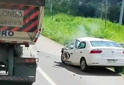 Colisão do carro da TV Band -  (crédito: Reprodução/Redes Sociais )