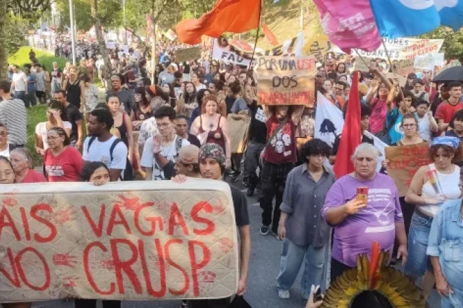 Paralisação dos estudantes da Universidade de São Paulo (USP) reivindica melhorias e apoia greve dos funcionários -  (crédito: Reprodução/Adusp)