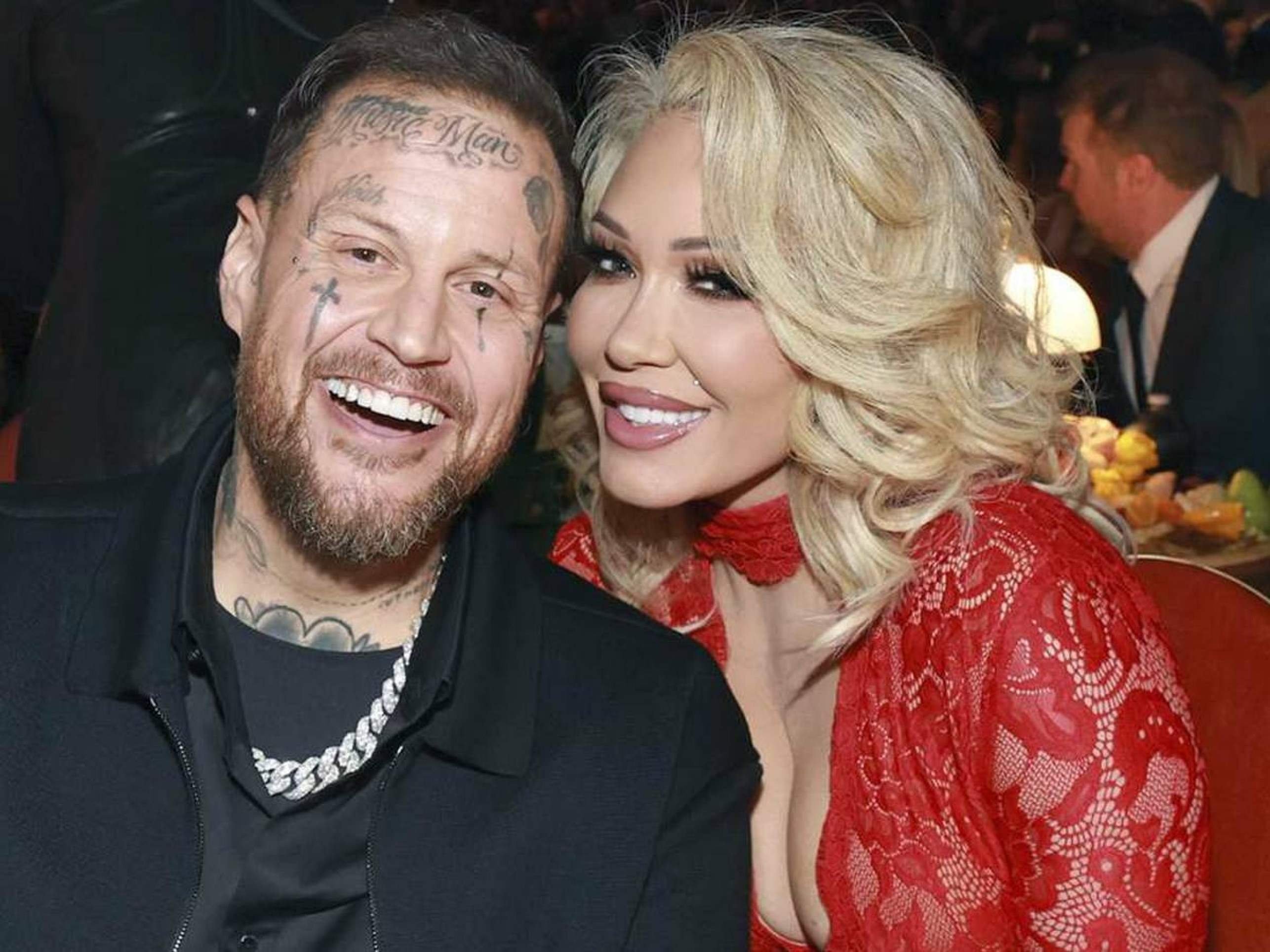 Esposa de cantor expõe 'complicações' na vida sexual após marido perder 136 quilos - (crédito: Observatorio dos Famosos) Esposa de cantor expõe 'complicações' na vida sexual após marido perder 136 quilos - (crédito: Observatorio dos Famosos)