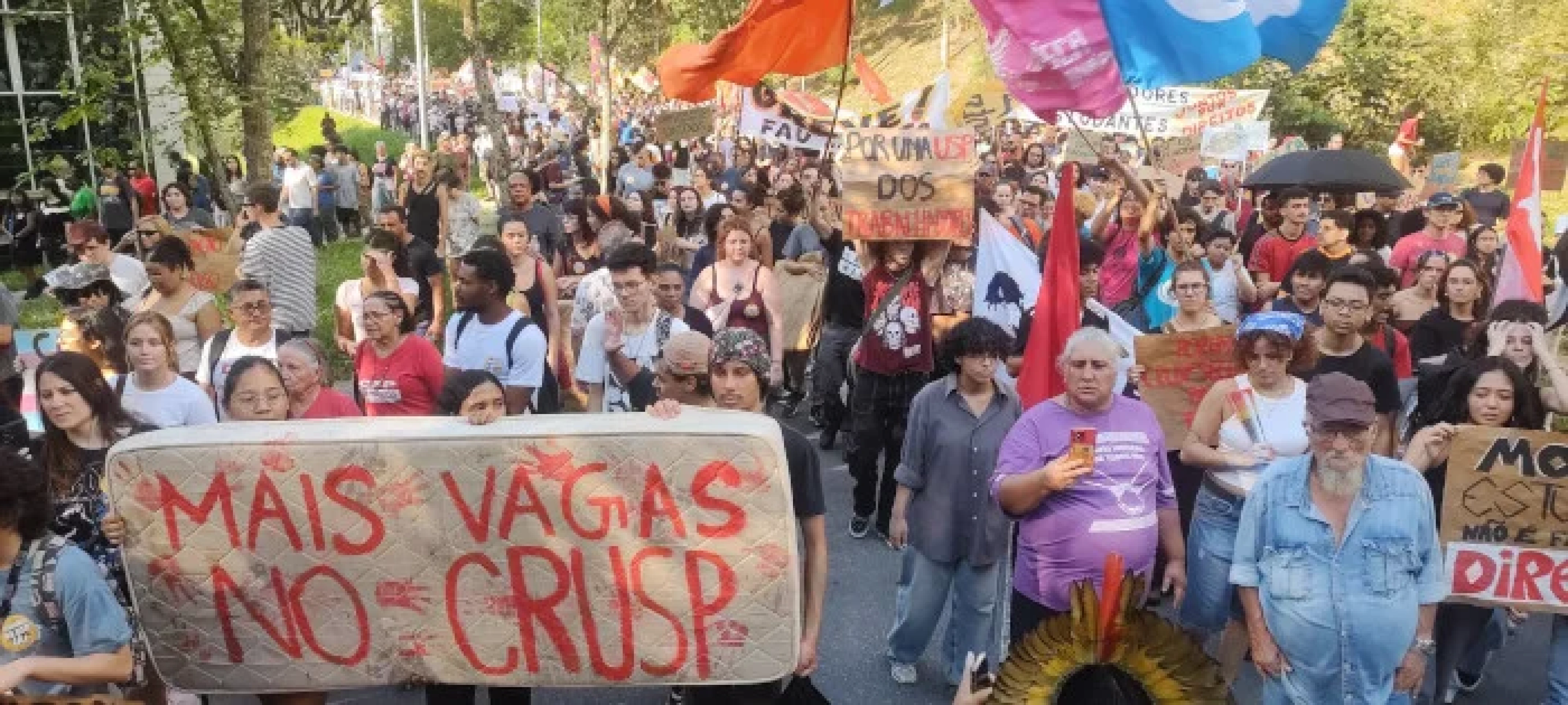Estudantes da USP ameaçam entrar em greve