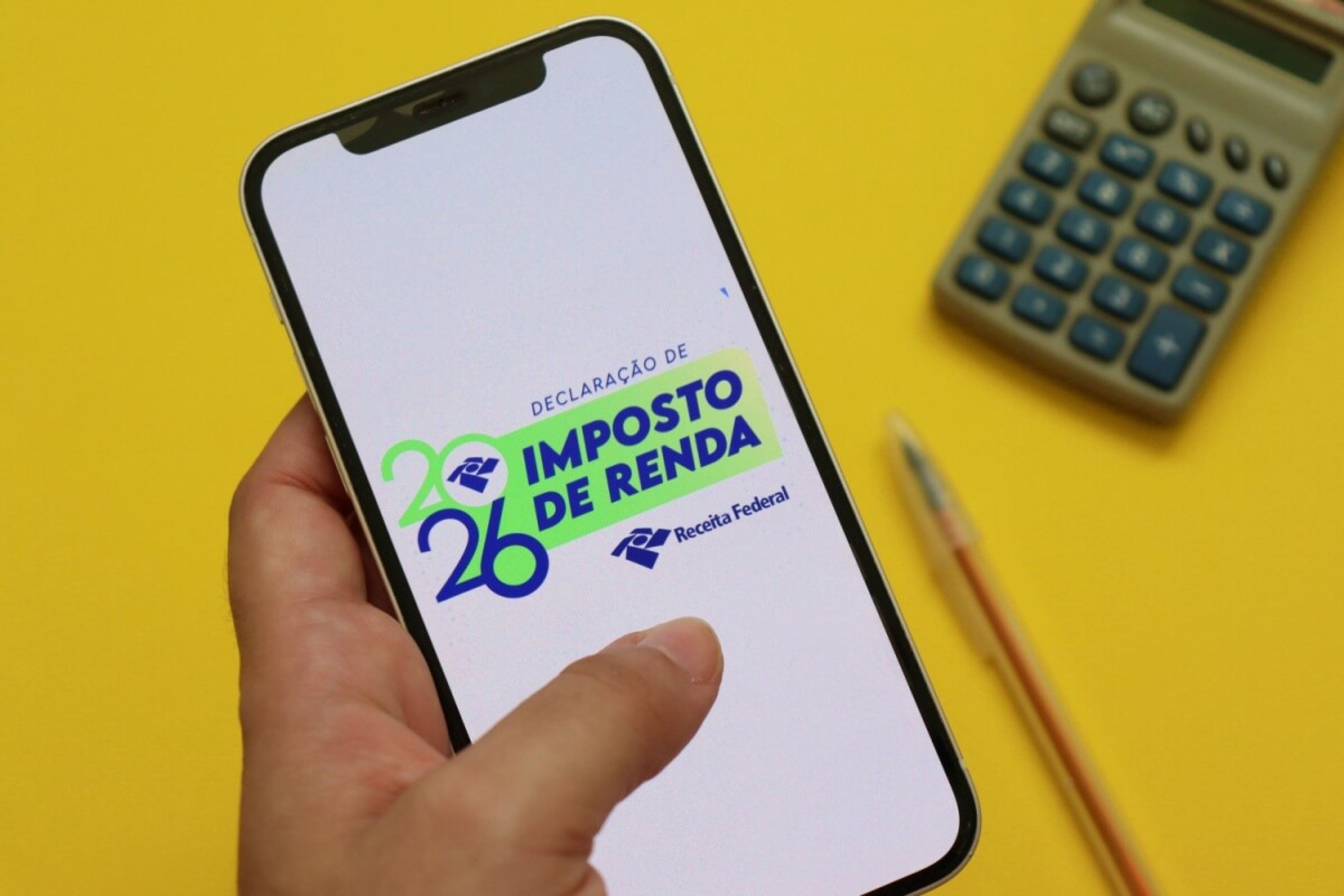 A escolha do modelo de declaração pode representar economia ou aumento na restituição (Imagem: Blossom Stock Studio | Shutterstock) - (crédito: EdiCase) A escolha do modelo de declaração pode representar economia ou aumento na restituição (Imagem: Blossom Stock Studio | Shutterstock) - (crédito: EdiCase)