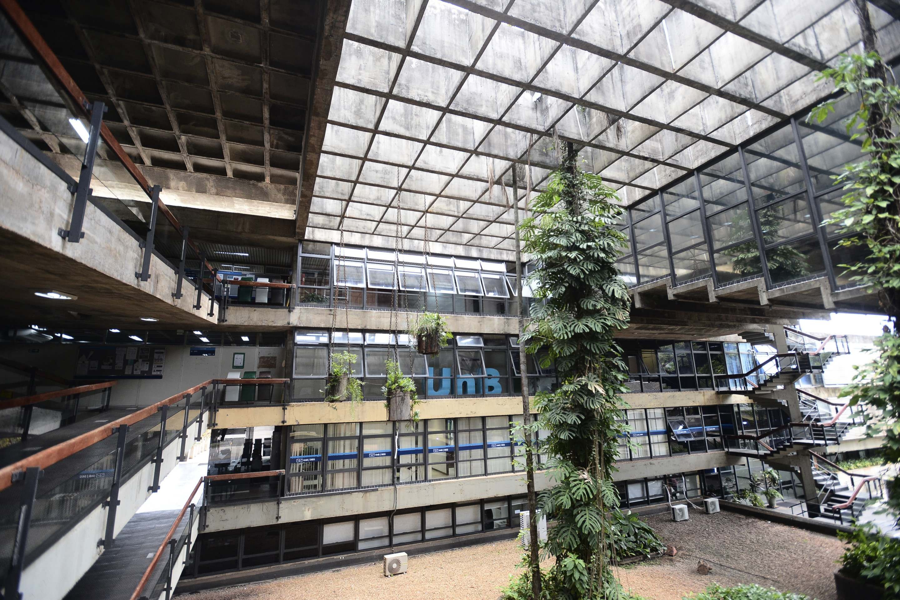  15/04/2026. Cr&eacute;dito: Minervino J&uacute;nior/CB/D.A Press. Brasil.  Brasilia - DF. Caderno anivers&aacute;rio de Bras&iacute;lia 2026. Entrevista com a reitora da UNB Rozana Naves.