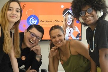 Marcos Costa e Erika Gadelha (C) são os sócios-fundadores da Escrita com Ciência -  (crédito: Carlos Vieira/CB/D.A Press)