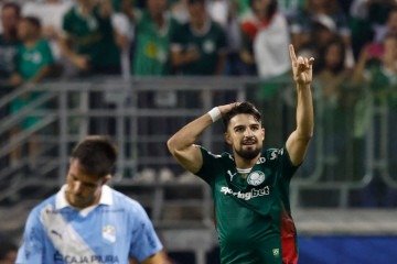 De pênalti, Flaco López garantiu o resultado positivo do alviverde -  (crédito: Miguel Schincariol/AFP)