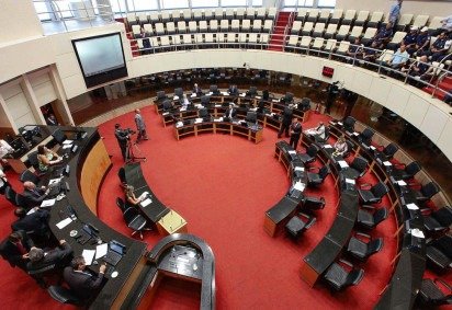 Aprovado em dezembro pela Assembleia de Santa Catarina, o PL, inclusive, impunha multa por descumprimento. O governador o sancionou em janeiro -  (crédito: Miriam Zimmer/Alesc) -Aprovado em dezembro pela Assembleia de Santa Catarina, o PL, inclusive, impunha multa por descumprimento. O governador o sancionou em janeiro -  (crédito: Miriam Zimmer/Alesc)