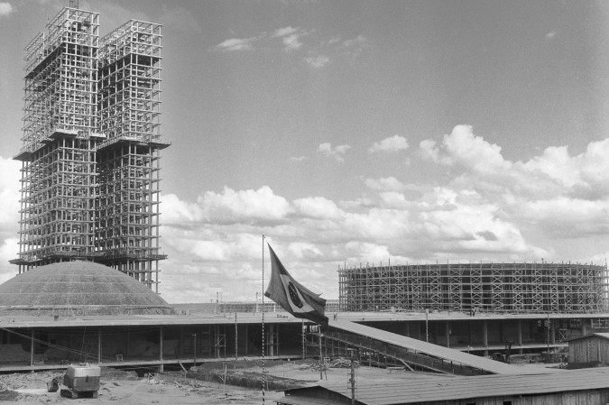 Congresso Nacional em constru&ccedil;&atilde;o capturado pelo fot&oacute;grafo mineiro