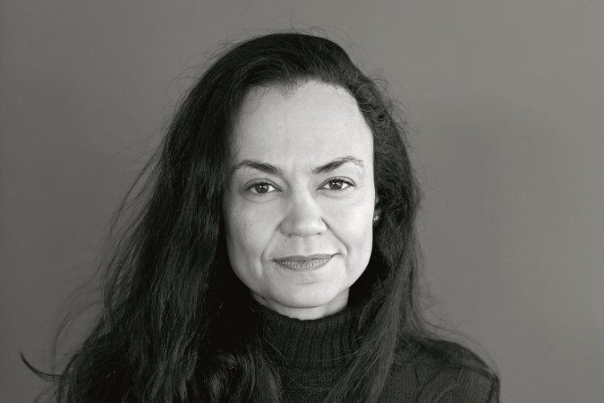 Escritora Paulliny Tort