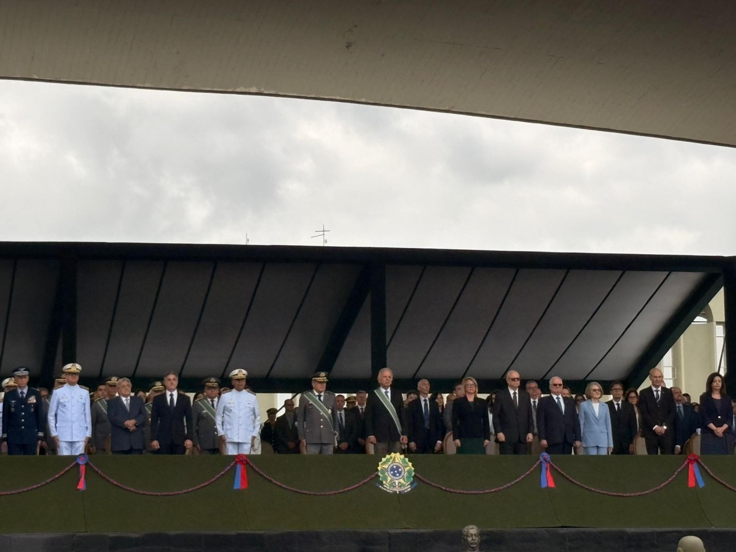 Exército celebra 378 anos em Brasília com autoridades dos Três Poderes