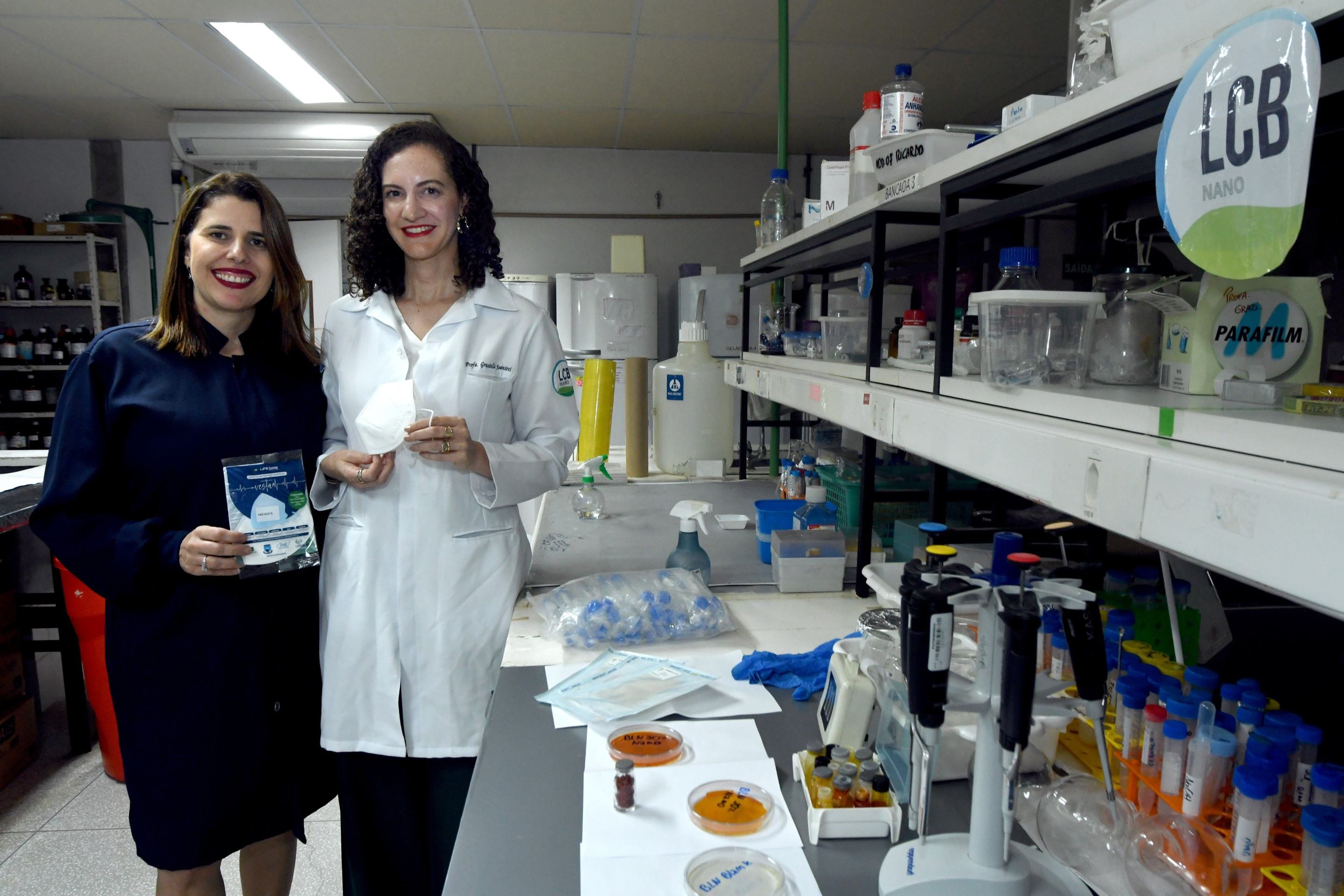 Conheça pesquisadoras da UnB que criaram máscara premiada contra a covid