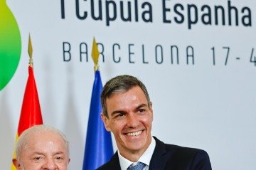 Presidente da República, Luiz Inácio Lula da Silva, e o presidente da Espanha, Pedro Sánchez, durante reunião plenária da 1ª Cúpula Brasil-Espanha -  (crédito: Foto: Ricardo Stuckert / PR)