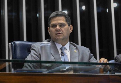 Alcolumbre manifestou pesar nesta sexta-feira (17/4) pela morte do ex-jogador de basquete Oscar Schmidt.
 -  (crédito: Foto: Carlos Moura/Agência Senado) -Alcolumbre manifestou pesar nesta sexta-feira (17/4) pela morte do ex-jogador de basquete Oscar Schmidt.
 -  (crédito: Foto: Carlos Moura/Agência Senado)