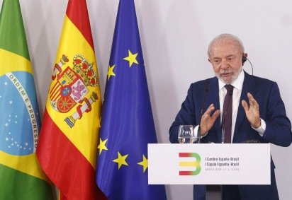 Lula chegou a  Barcelona na quinta-feira (16/4); foram assinados 15 acordos entre os dois países -  (crédito: QUIQUE GARCIA/EPA/Shutterstock) -Lula chegou a  Barcelona na quinta-feira (16/4); foram assinados 15 acordos entre os dois países -  (crédito: QUIQUE GARCIA/EPA/Shutterstock)