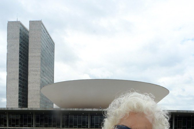  17/04/2026 Crédito: Marcelo Ferreira/CB/D.A Press. Brasil. Brasília - DF -  Anivesário de Brasília, pioneira Cosete Ramos em frente ao Congresso Nacional.